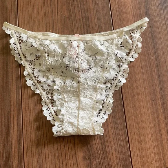VICTORIA SECRET Cheekini fit, White Lace Pany,  XSmall, NWT - Picture 4 of 6
